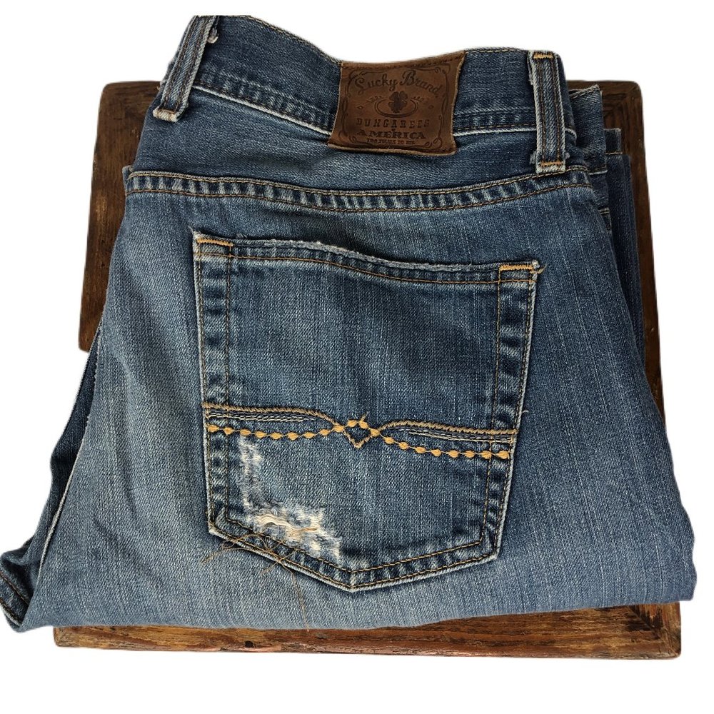 Lucky Brand Relaxed Boot Cut in Broken Pandito W36